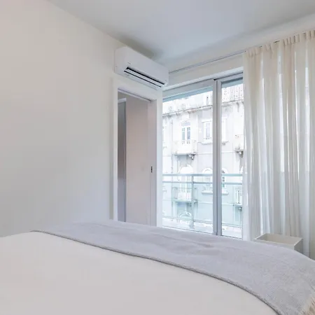 Bright 2bdr Duplex With Balcony By Lovelystay Апартаменти *