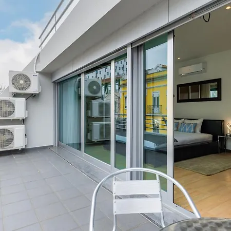 Bright 2bdr Duplex With Balcony By Lovelystay * Лісабон
