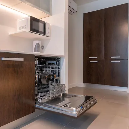 Bright 2bdr Duplex With Balcony By Lovelystay Апартаменти Лісабон