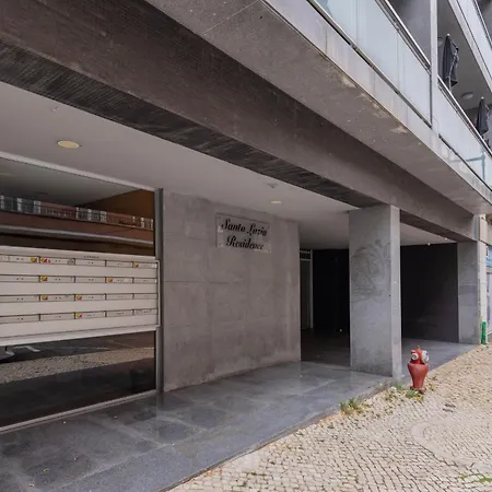 Апартаменти Bright 2bdr Duplex With Balcony By Lovelystay Лісабон